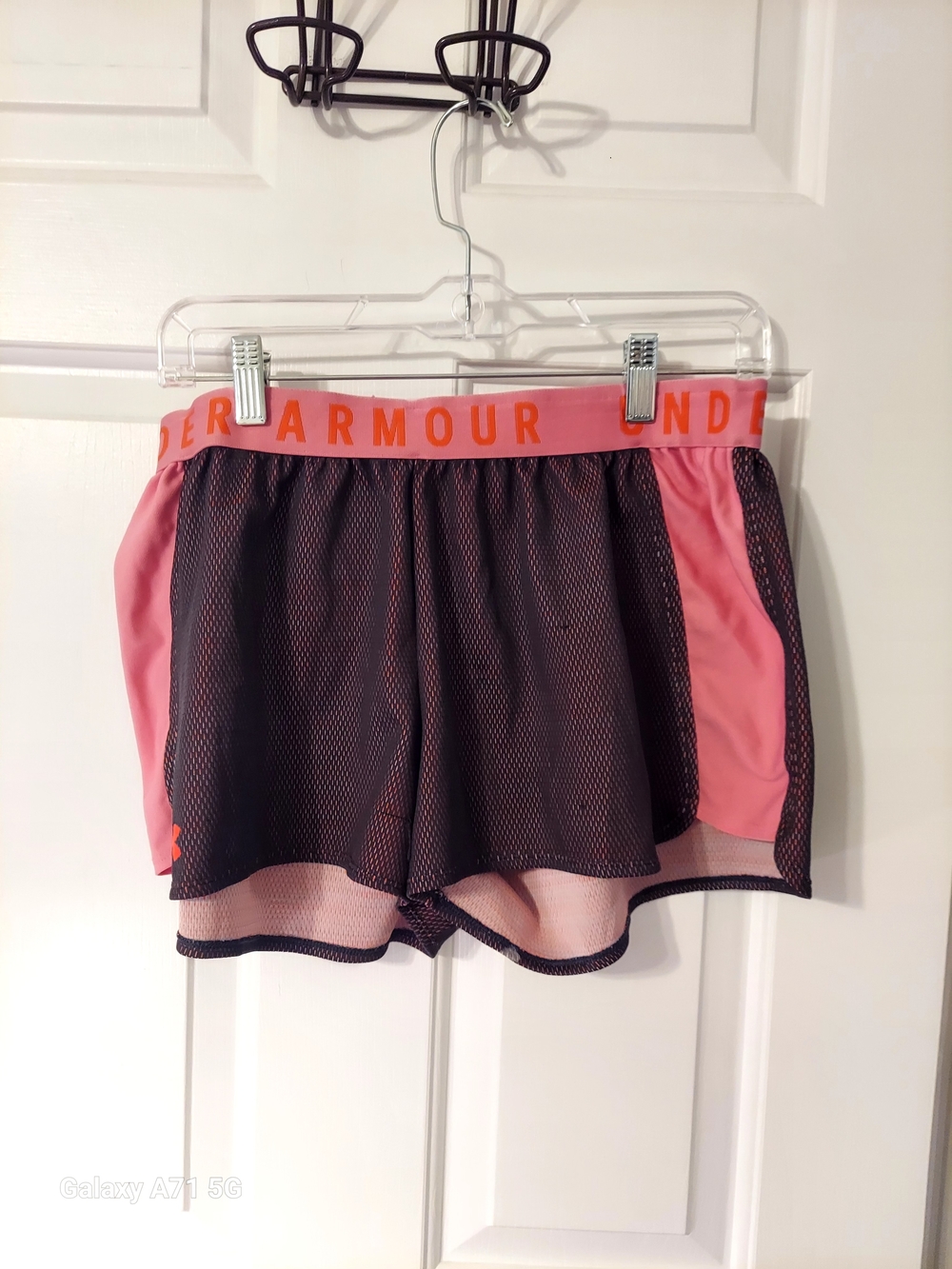 Under Armour Womenās Pink Black Training Shorts
